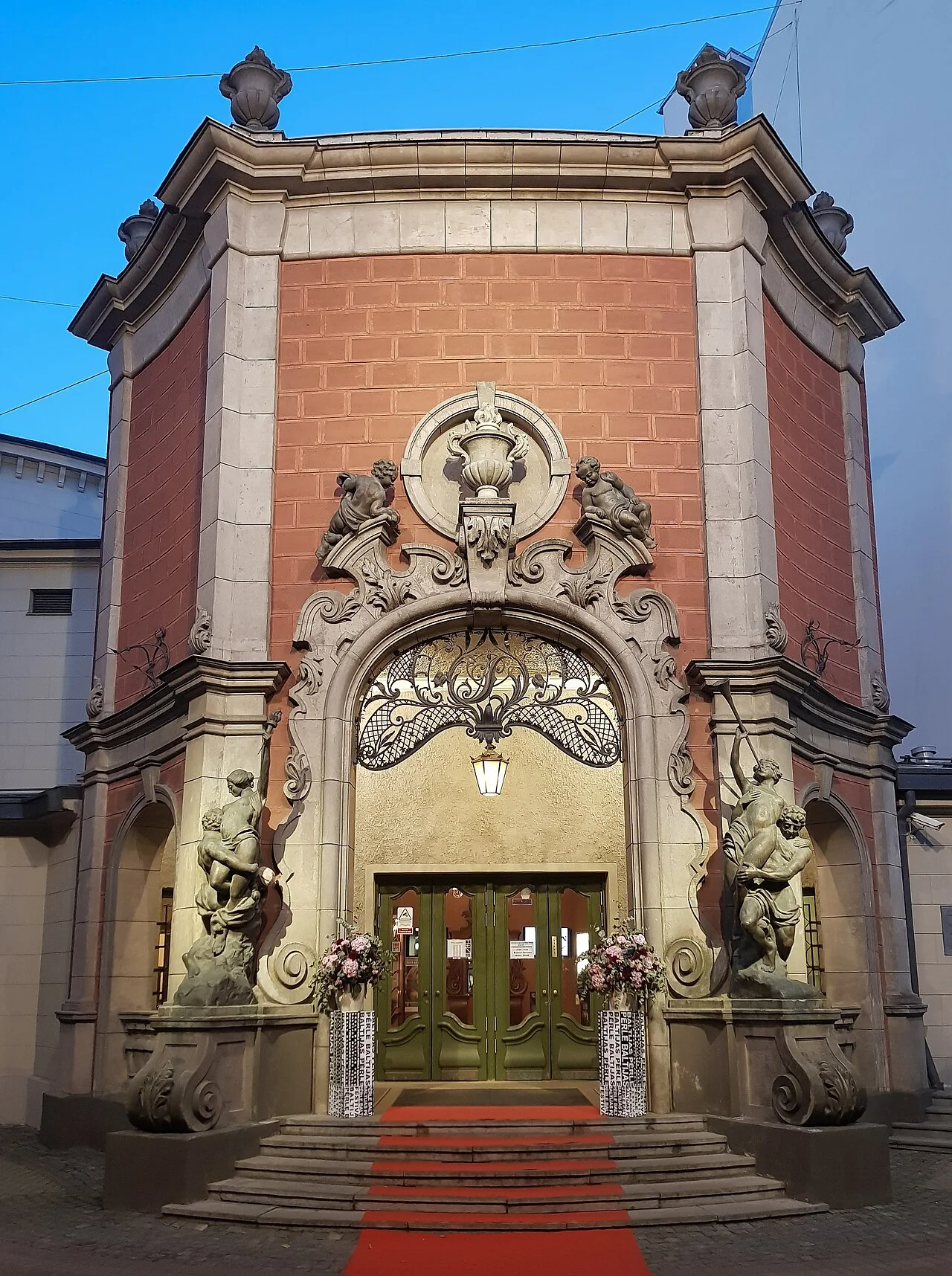 Splendid Palace