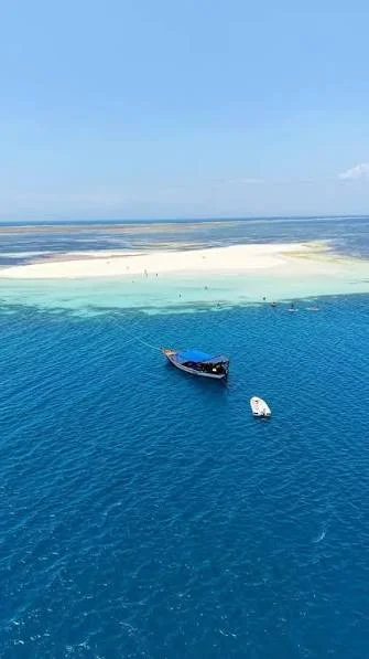 Fungu Yasin Sand Bar – photo 2