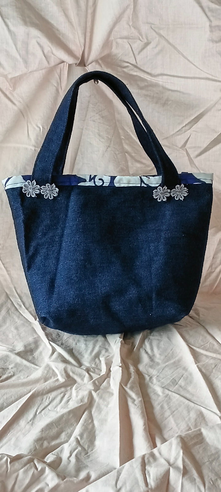 Sac à main en jeans.  photo 1