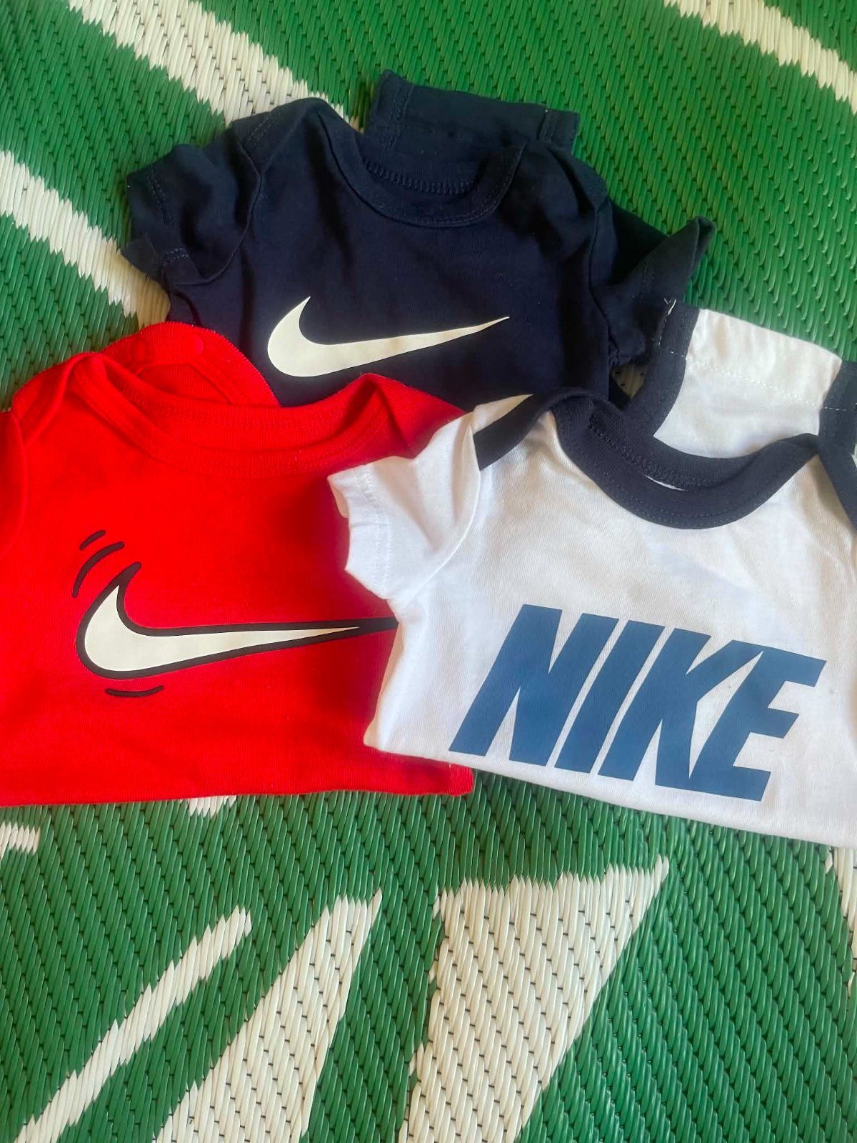 Lot de 3 bodys Nike pour bébé photo 1