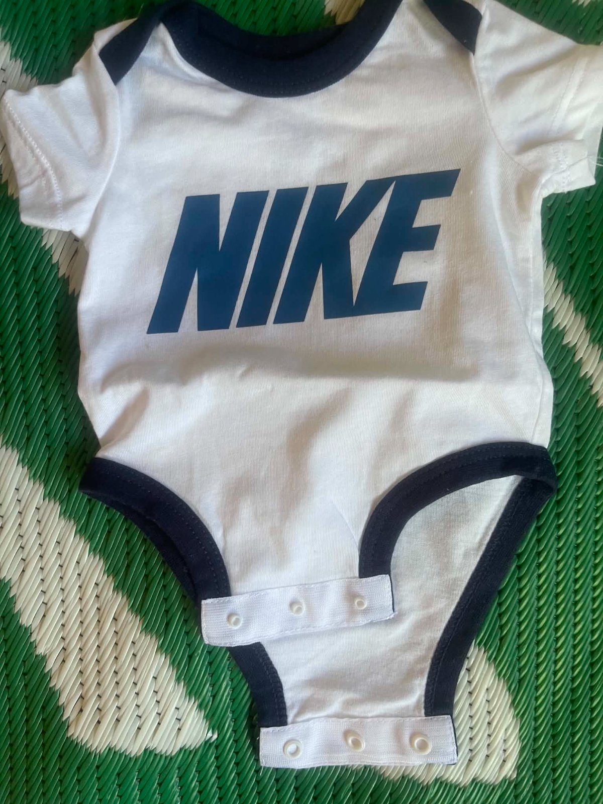Lot de 3 bodys Nike pour bébé photo 3