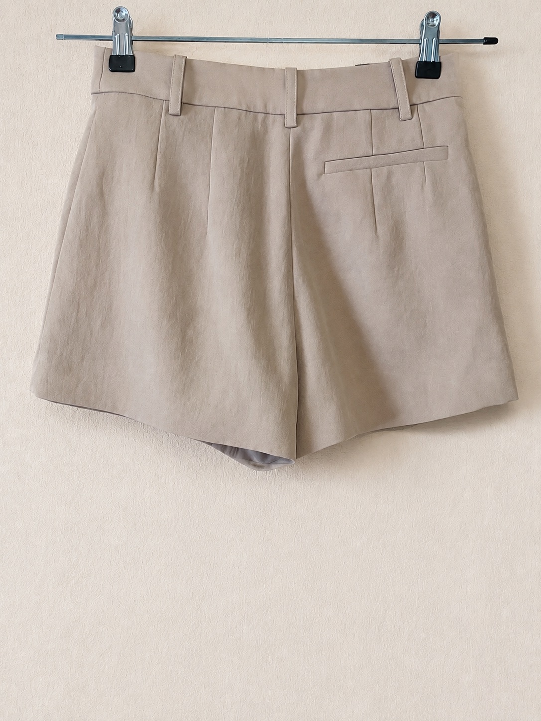 Short tailleur beige rosé taille haute photo 2