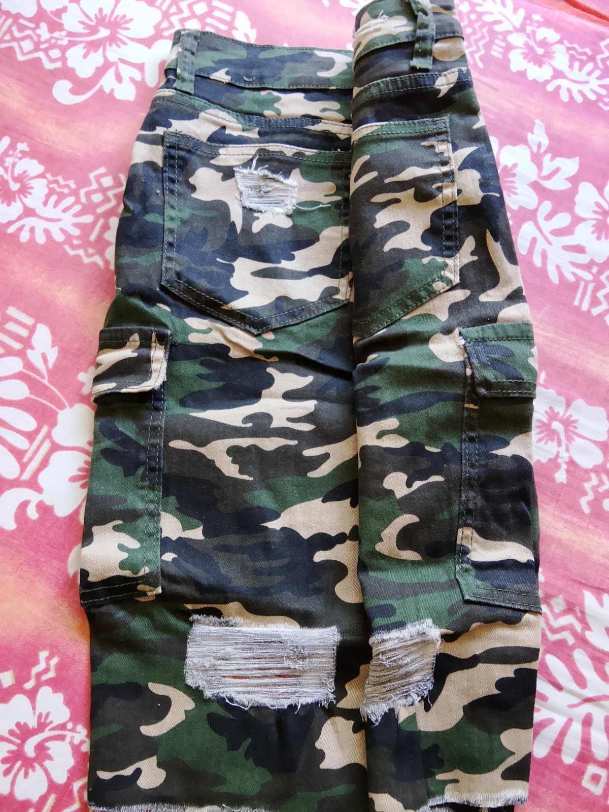 Short cargo camouflage déchiré photo 3