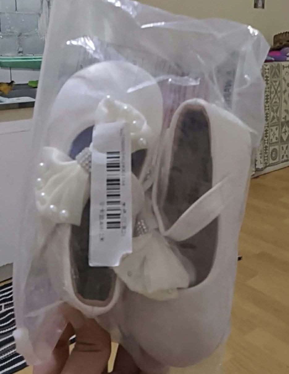 Ravissantes chaussures blanches à nœud pour enfant photo 2