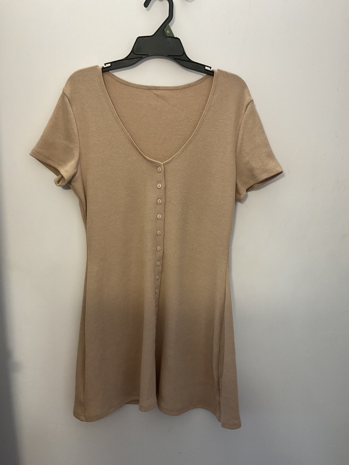 Robe beige taille M jamais utilisé  photo 1