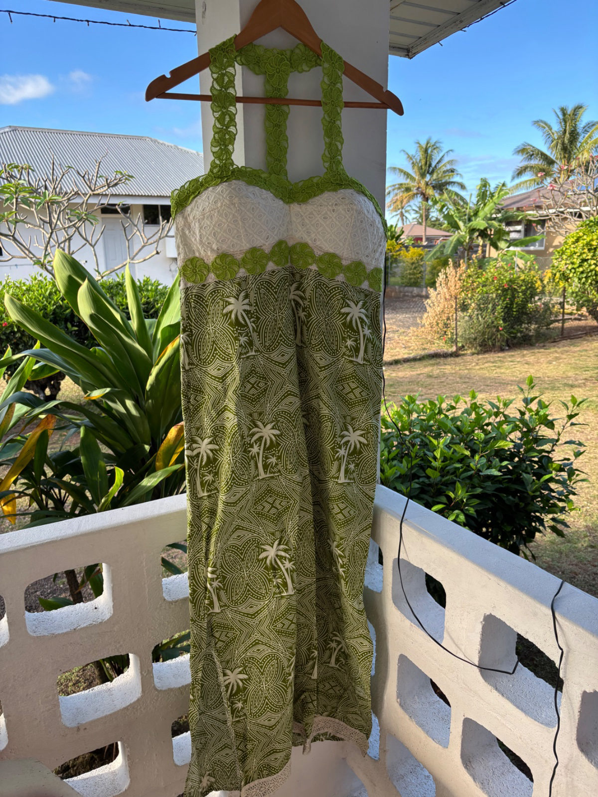 Robe longue locale, verte et blanche porter une seule fois ⭐️ photo 1
