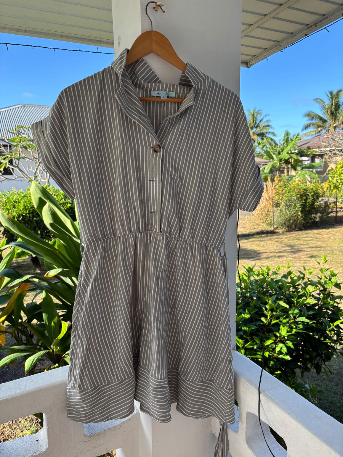 Robe chemise rayée grise et blanche photo 1