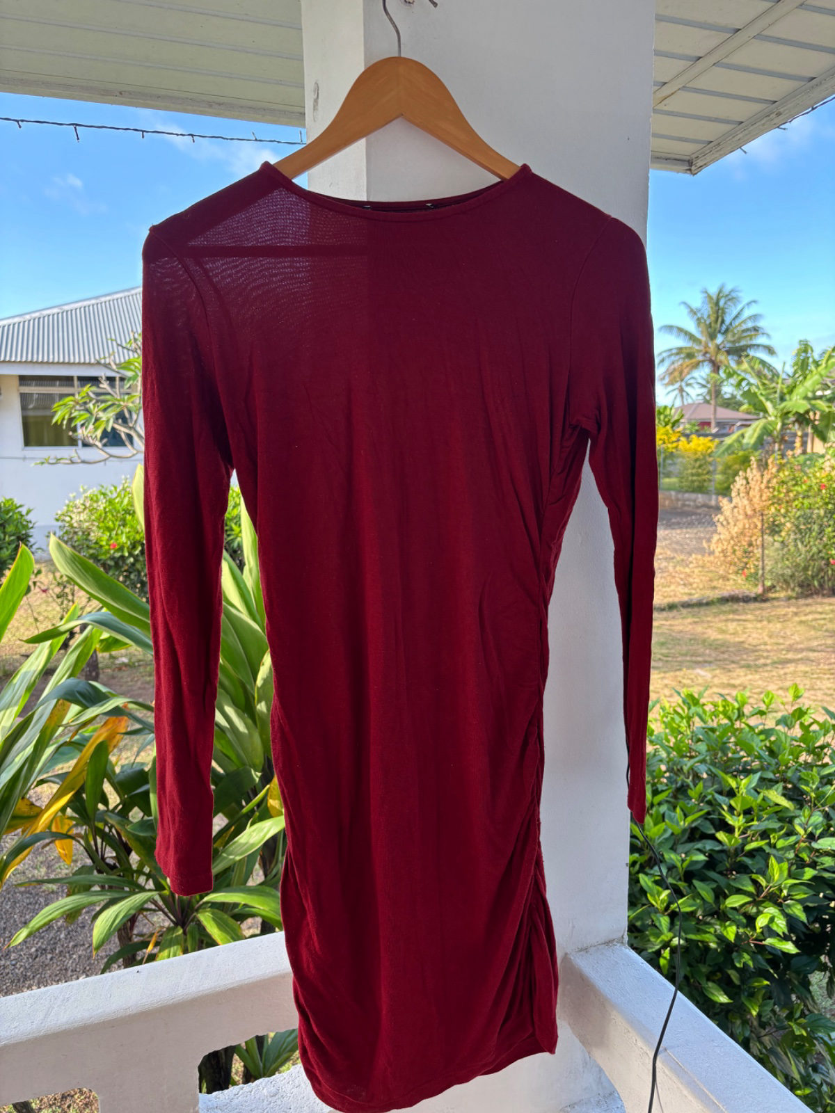 Robe moulante bordeaux manches longues photo 1