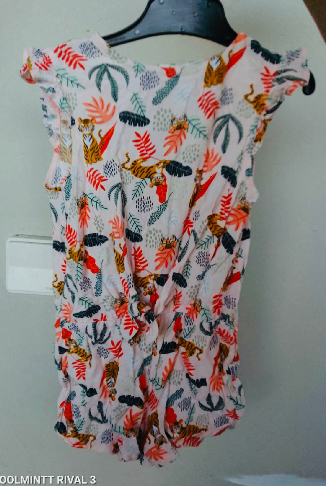 Combinaison short enfant motif tigres et feuillages photo 1