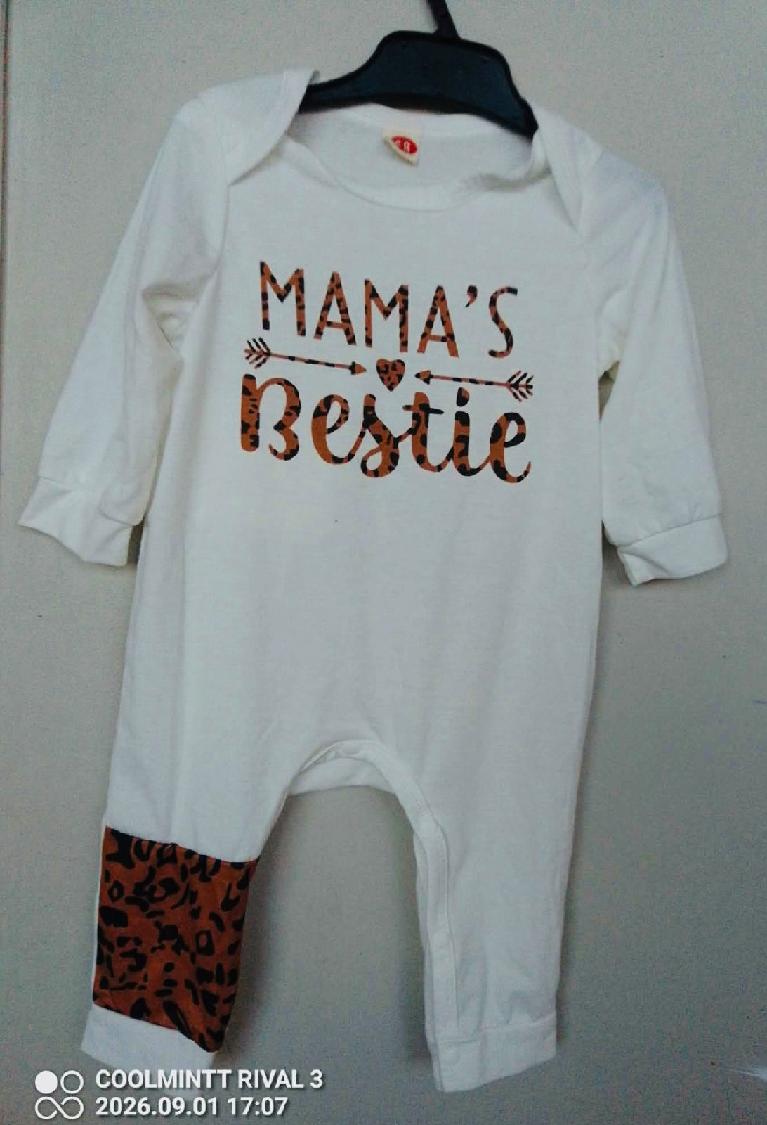 Combinaison bébé 'Mama's Bestie' léopard photo 1