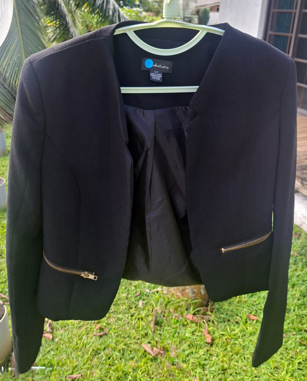 Veste noire intemporelle photo 1
