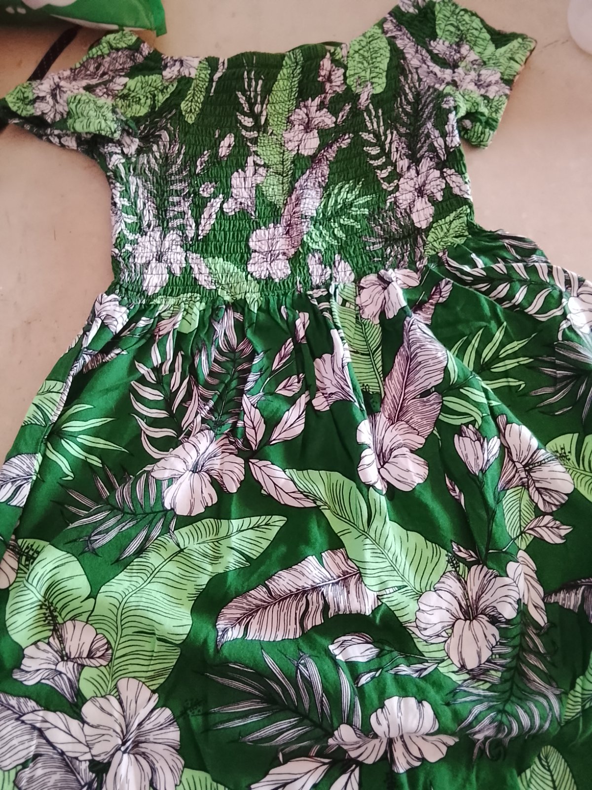 Robe tropicale verte smockée photo 1