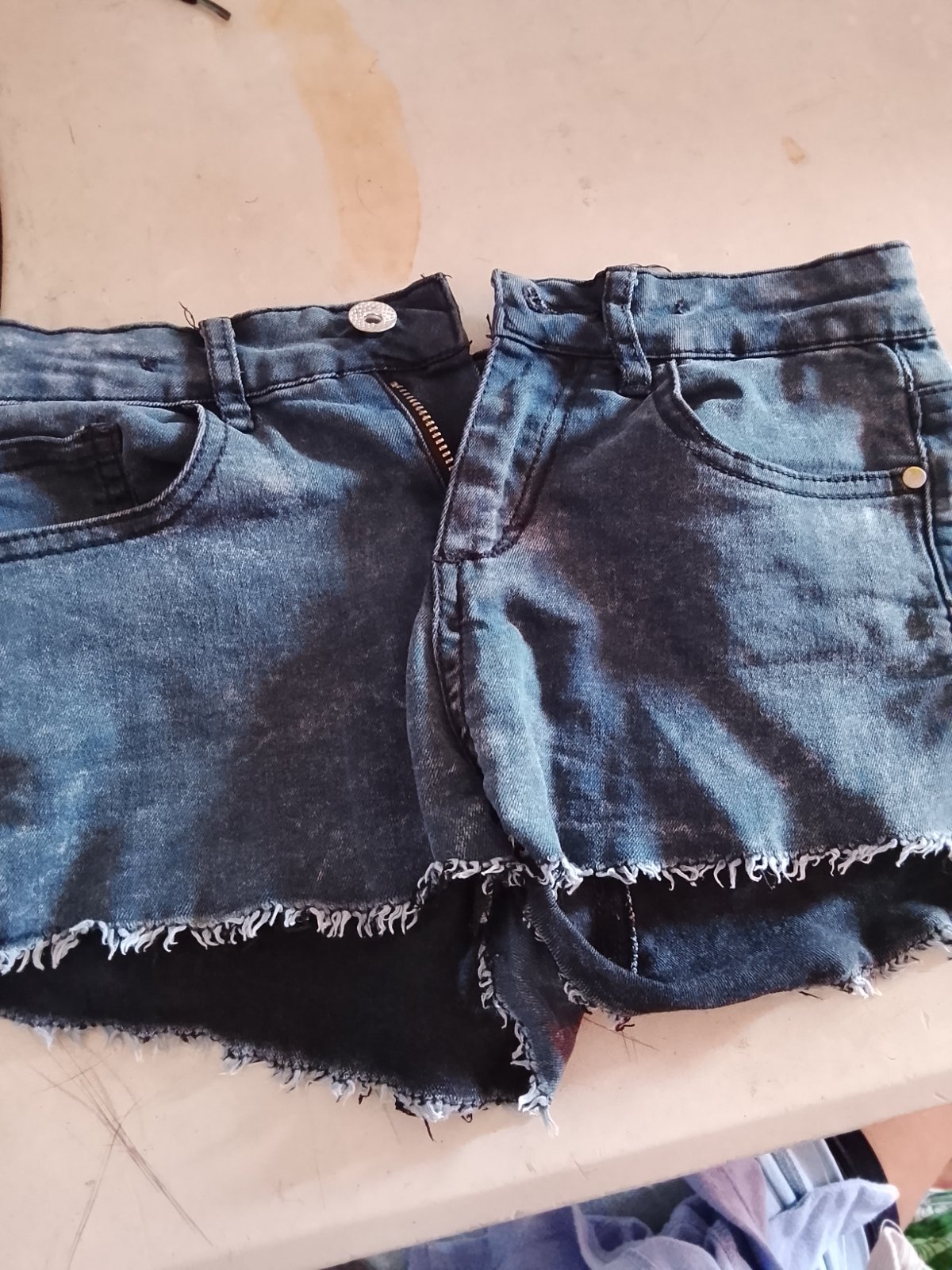 Short en jean délavé et déchiré et un short hurley photo 5