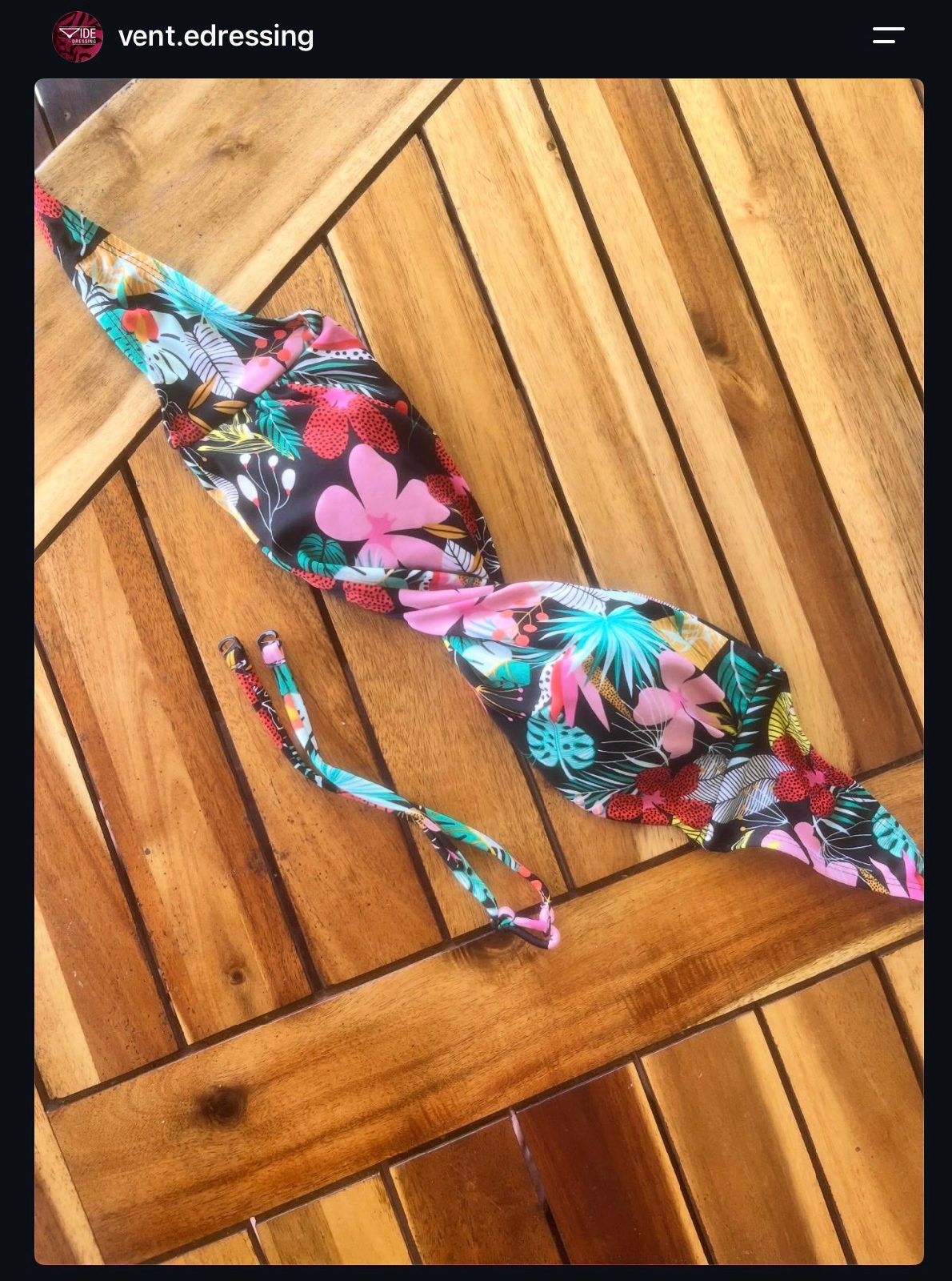 Haut de maillot de bain tropical coloré photo 1