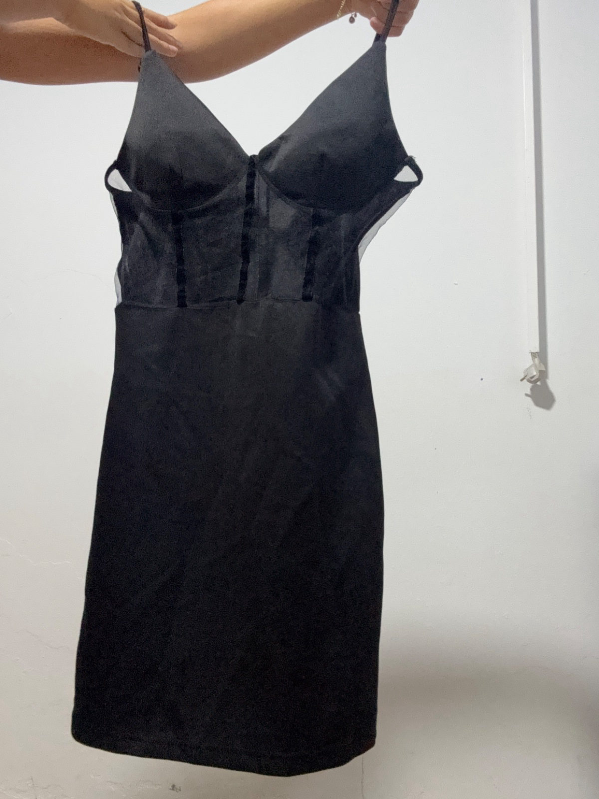 Robe noire élégante style corset photo 1