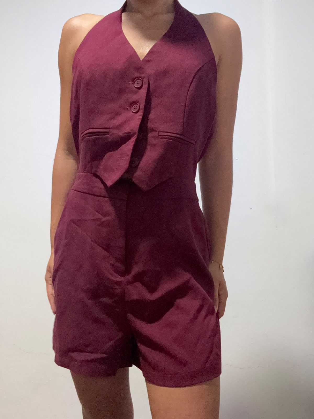 Ensemble gilet et short bordeaux chic photo 1