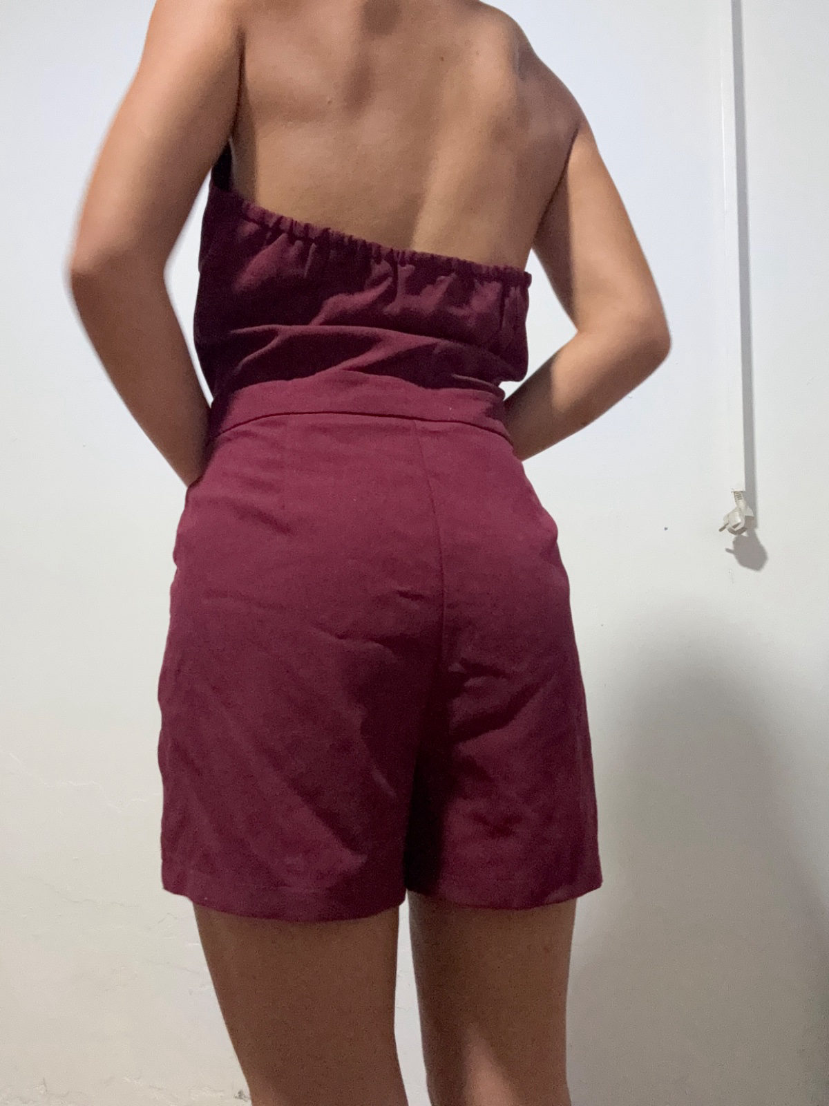 Ensemble gilet et short bordeaux chic photo 2