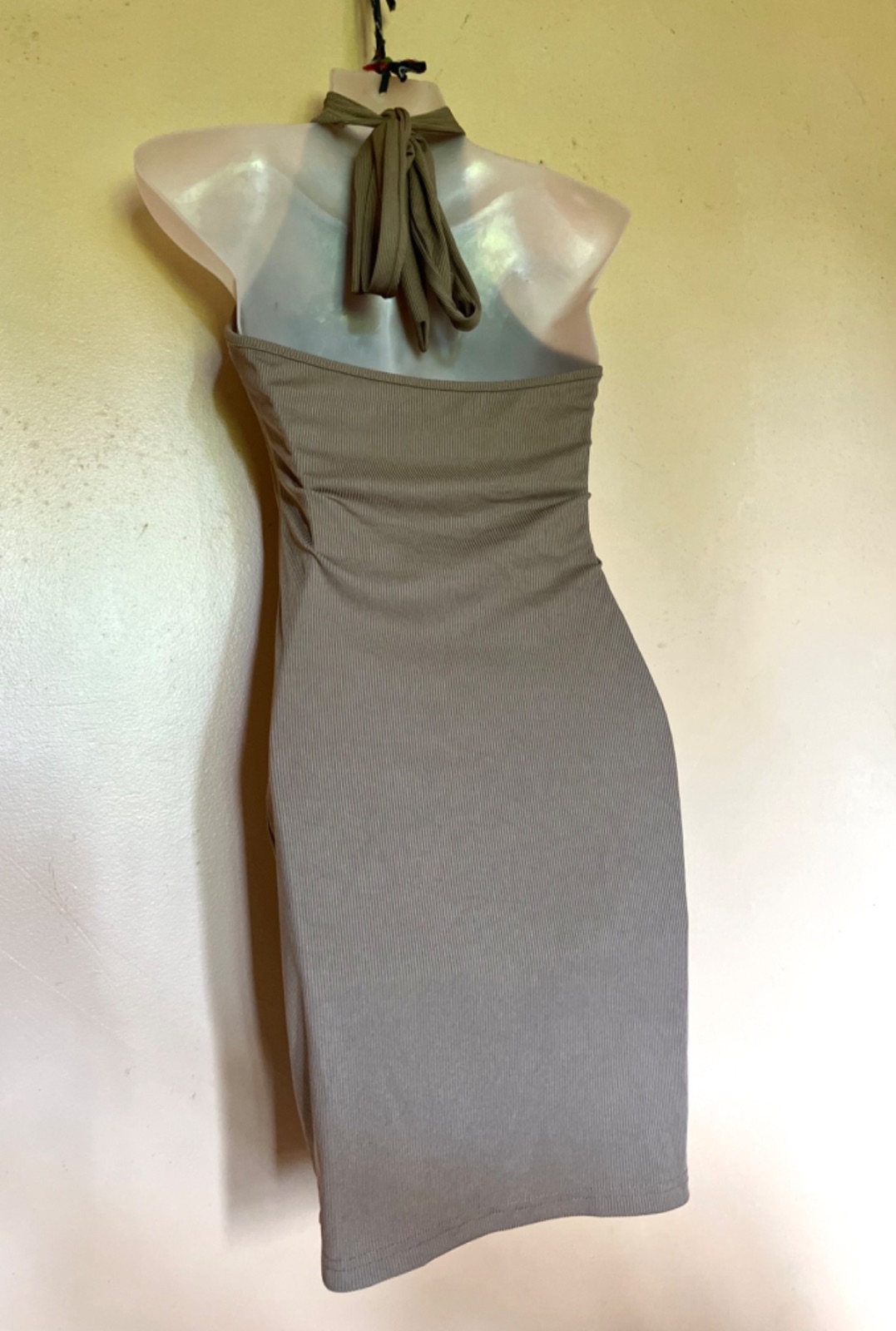 robe moulante dos nu photo 3