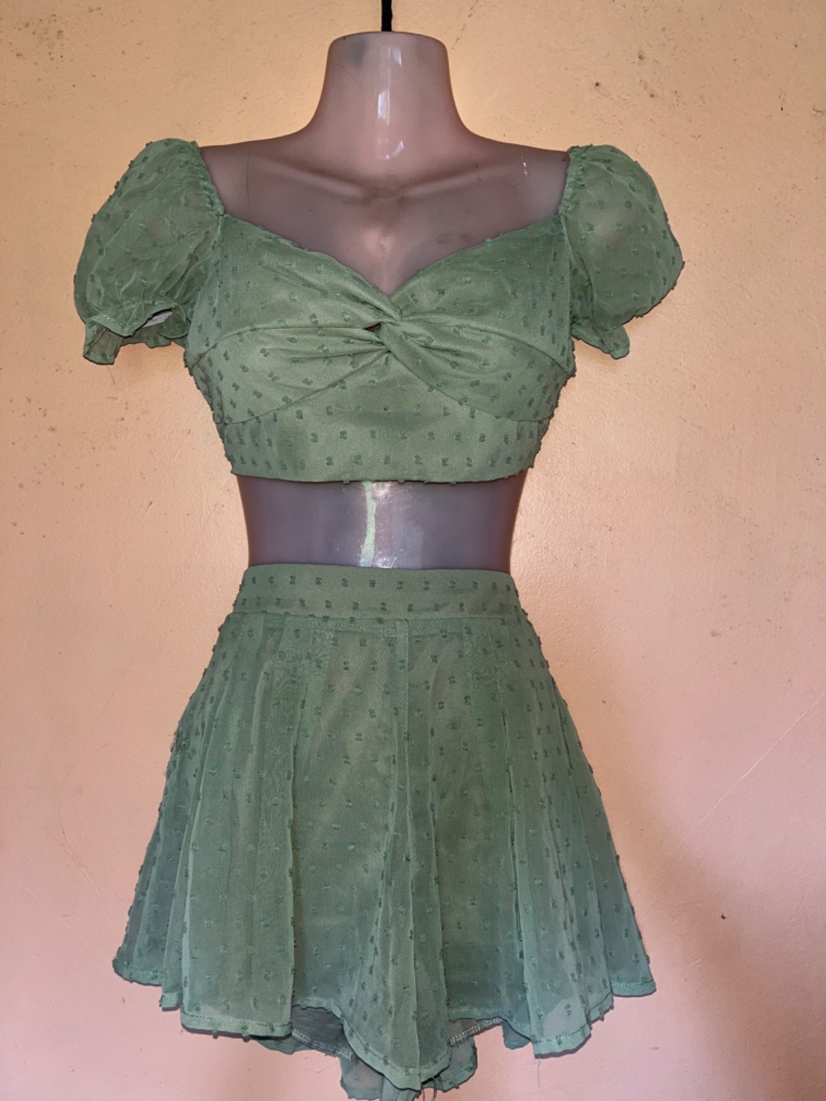 ensemble vert jupe short photo 1