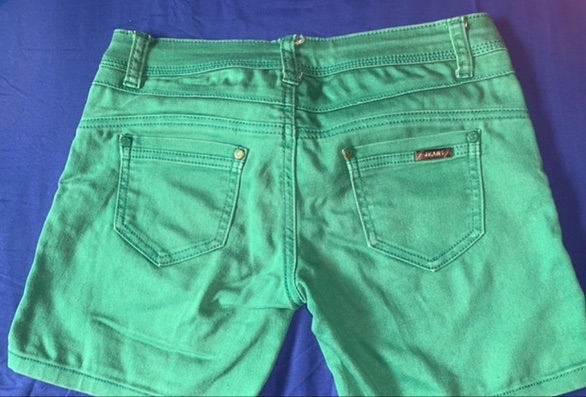 Short vert vif  photo 2