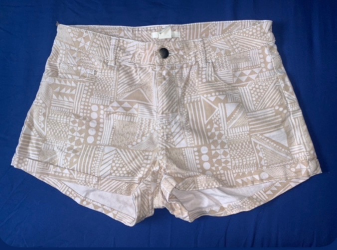 Short beige à motifs géométriques photo 1