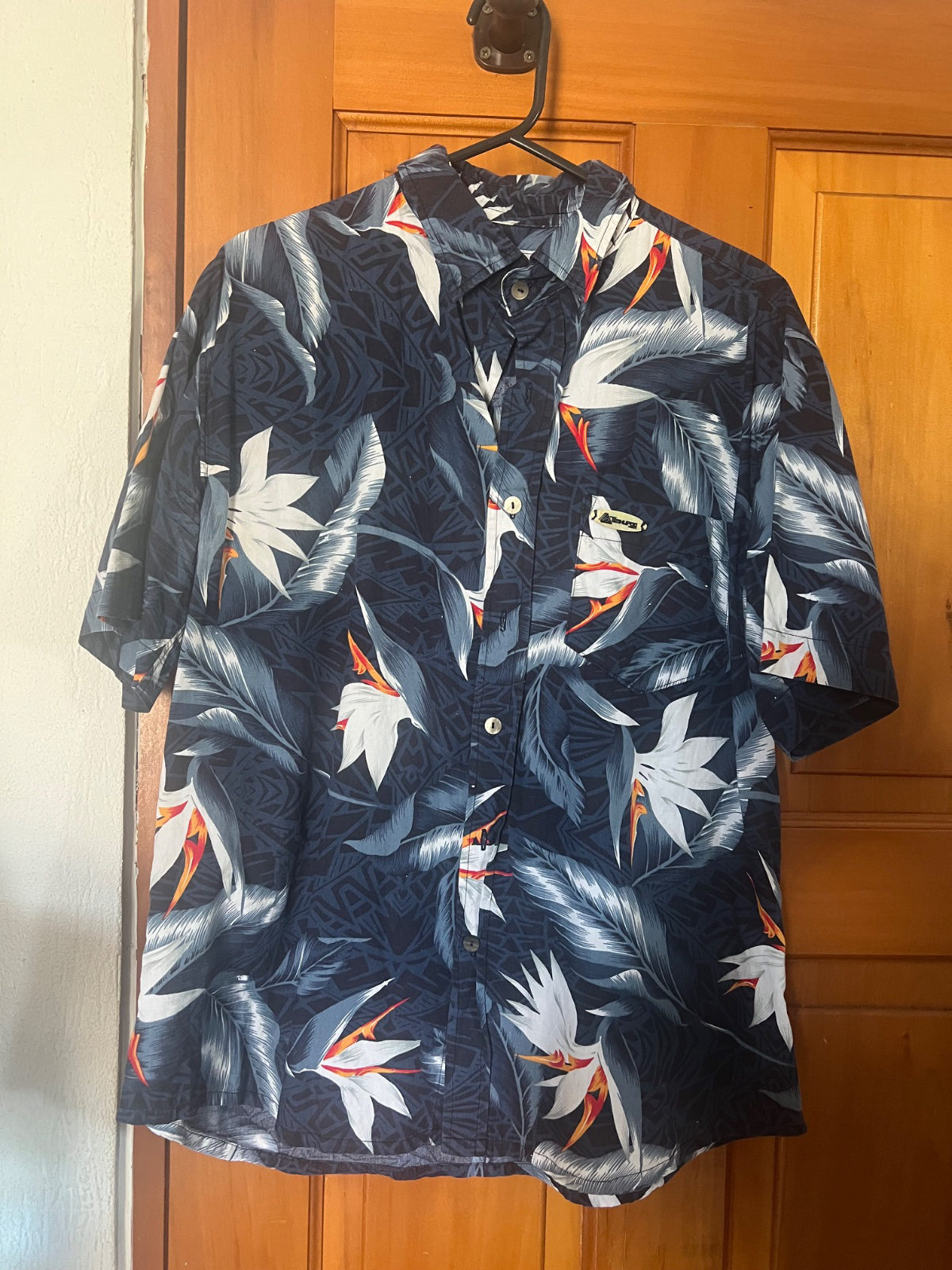 Chemise motifs floraux exotiques photo 1