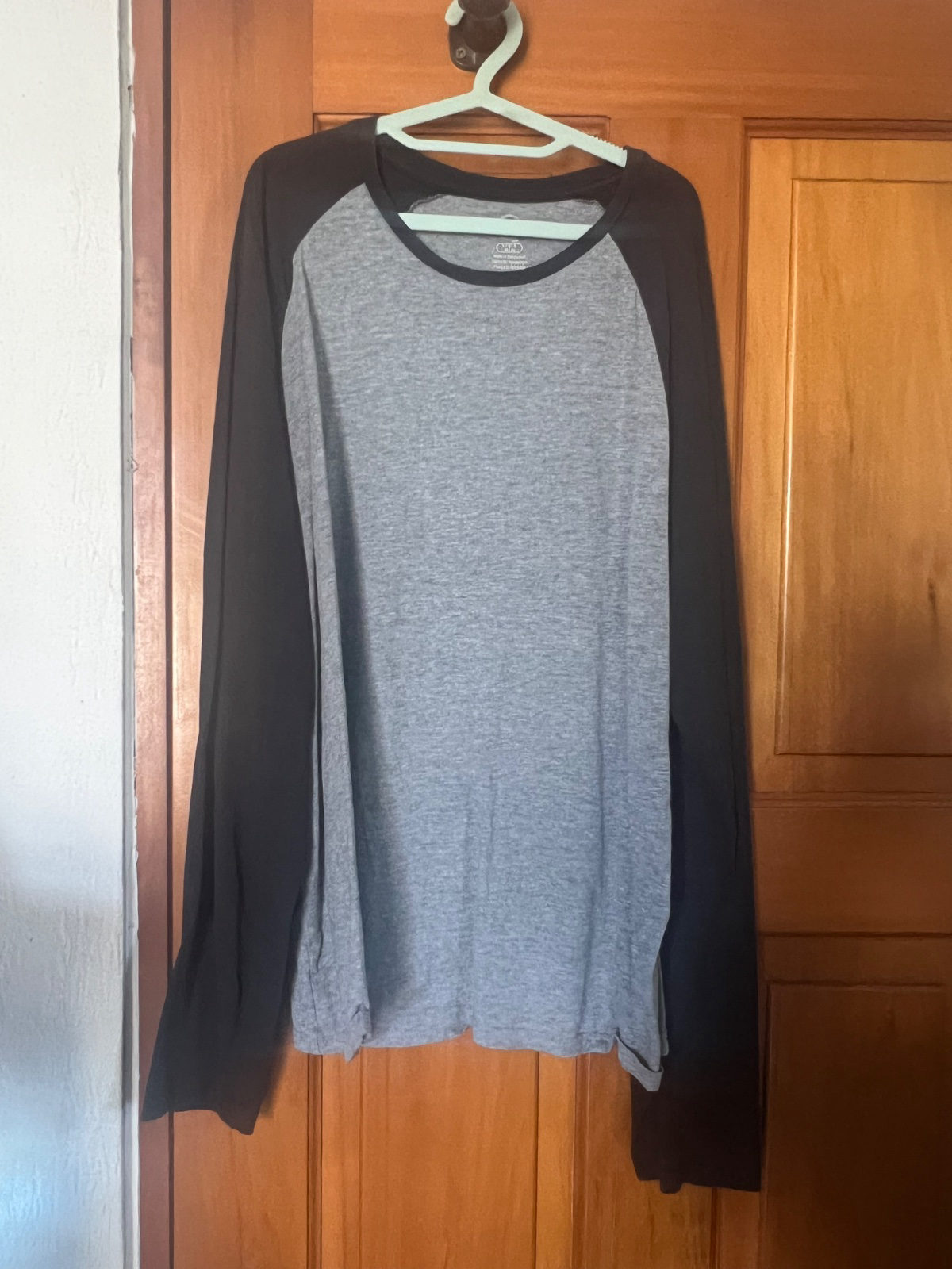 T-shirt bicolore manches longues gris et noir photo 1