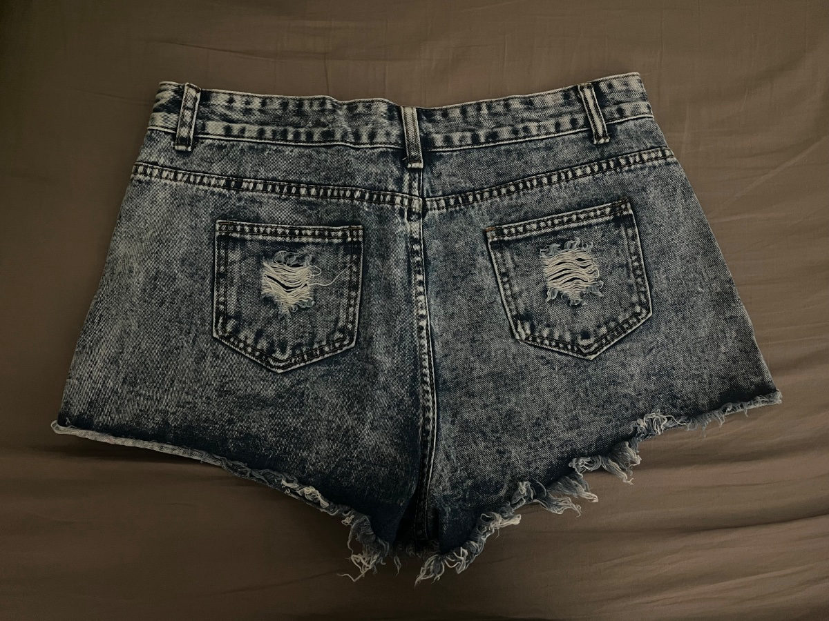 Short en jean délavé effet usé photo 2