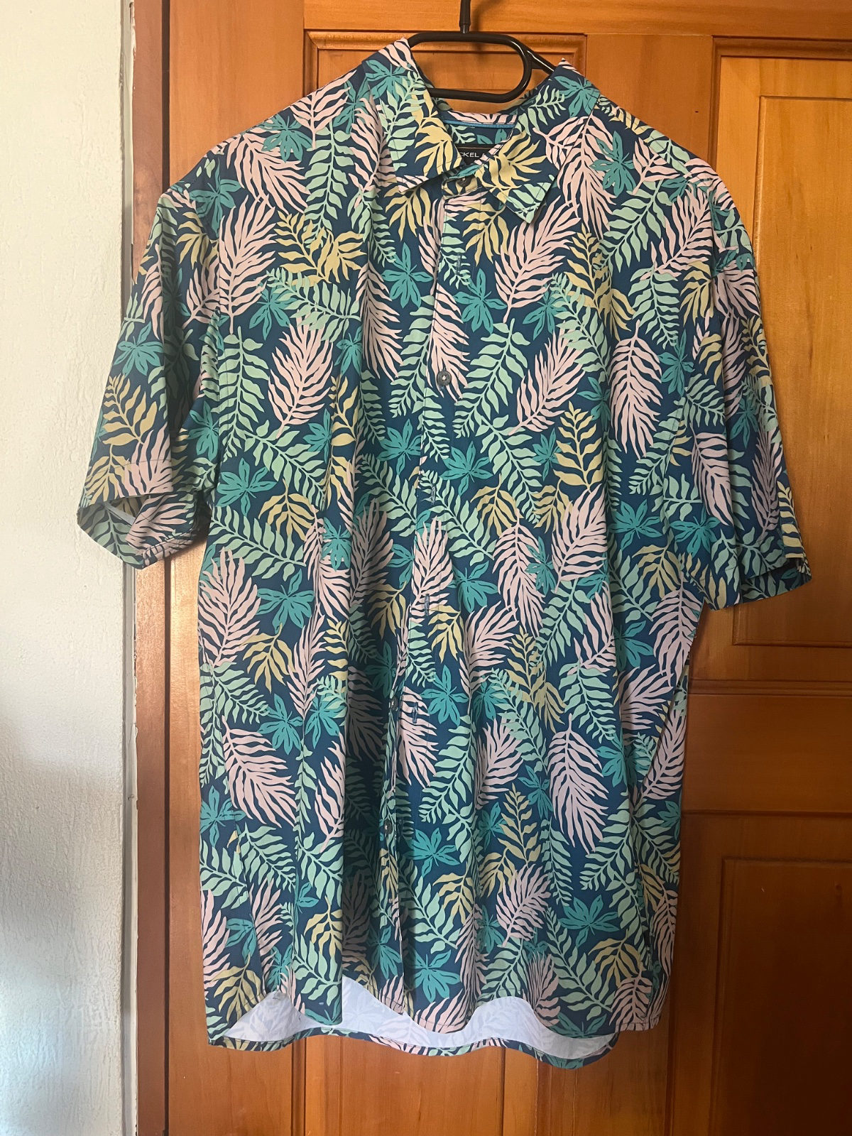 Chemise tropicale feuillage coloré photo 1