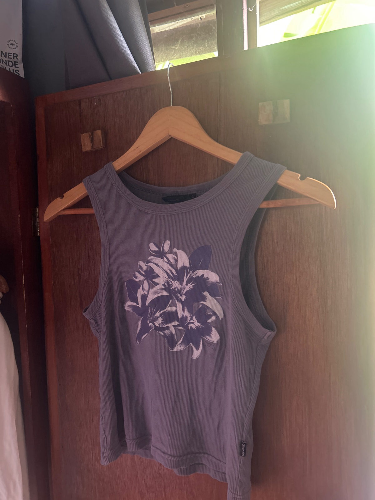crop top  photo 1