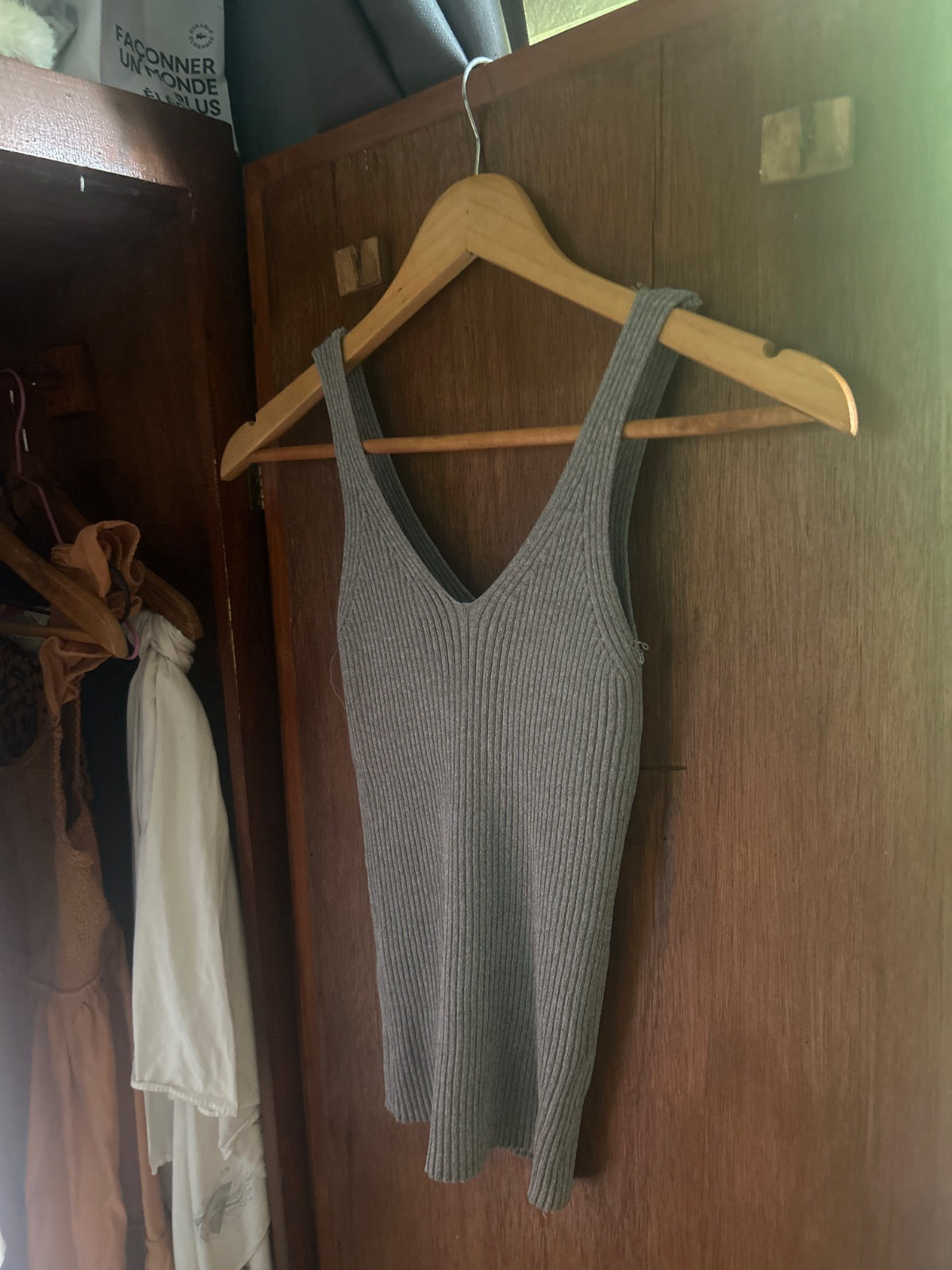 haut gris  photo 1