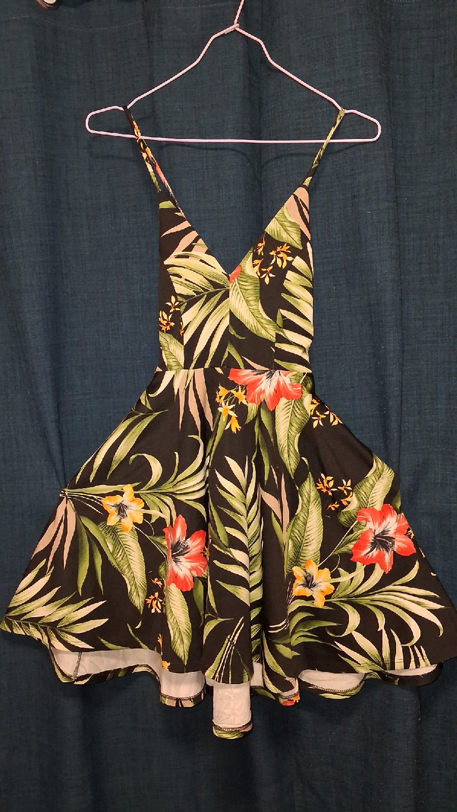 Robe fleurie courte avec dos nu  photo 1