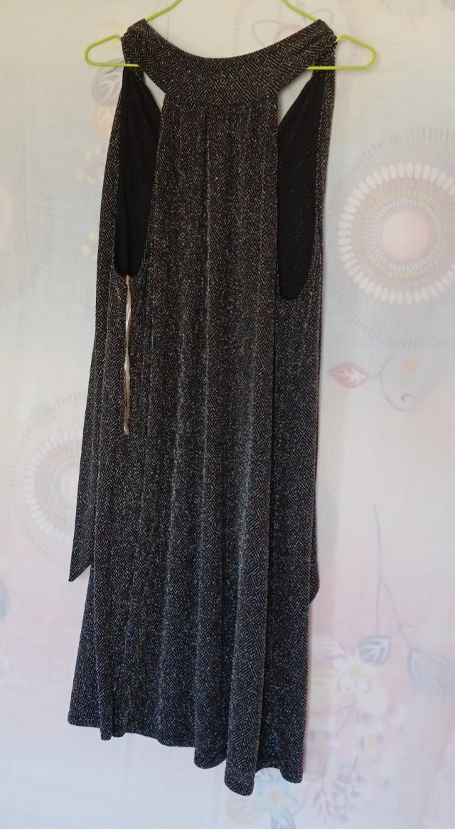 robe noire pailletée photo 2