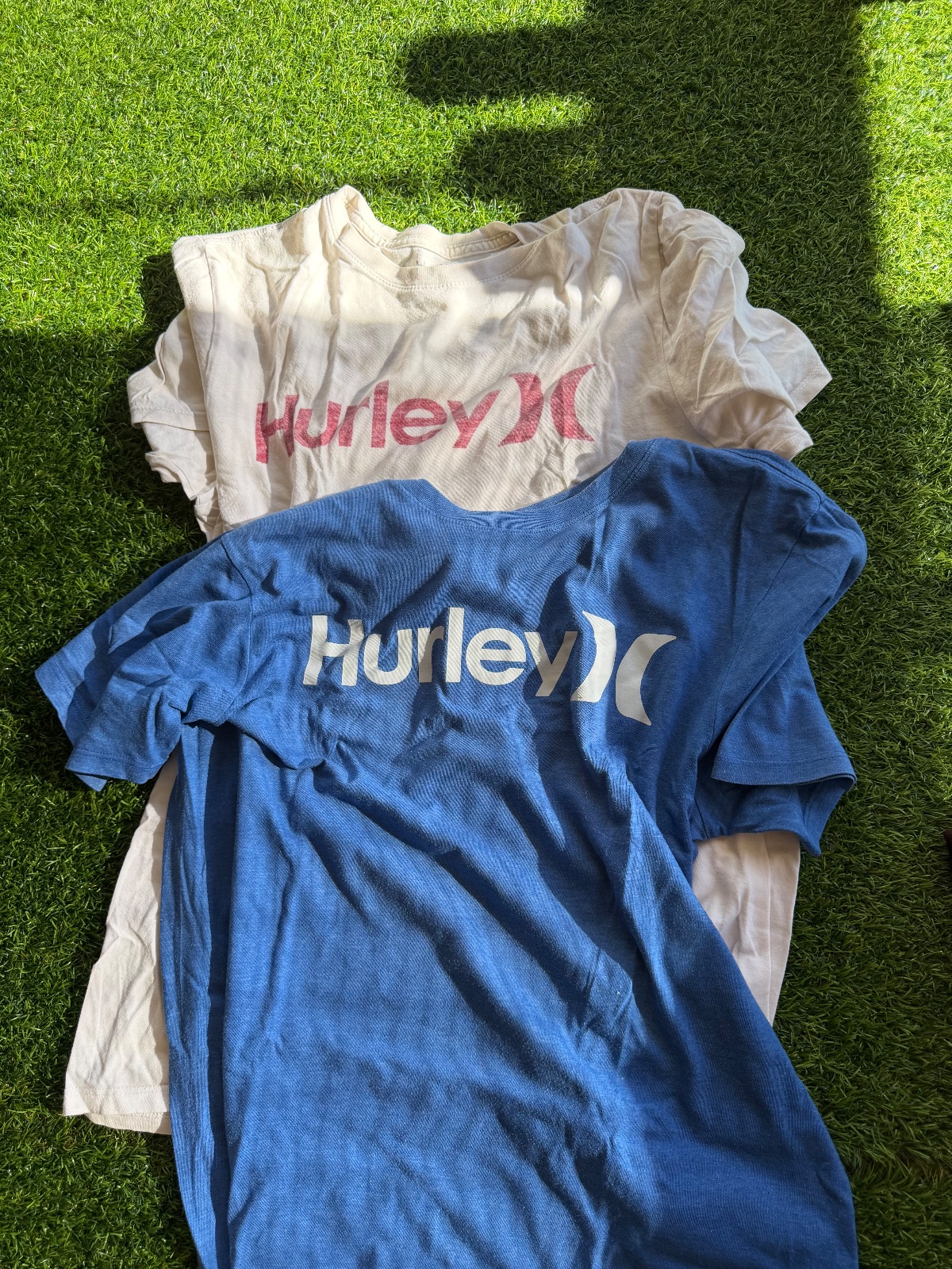 2 tricots Hurley photo 1