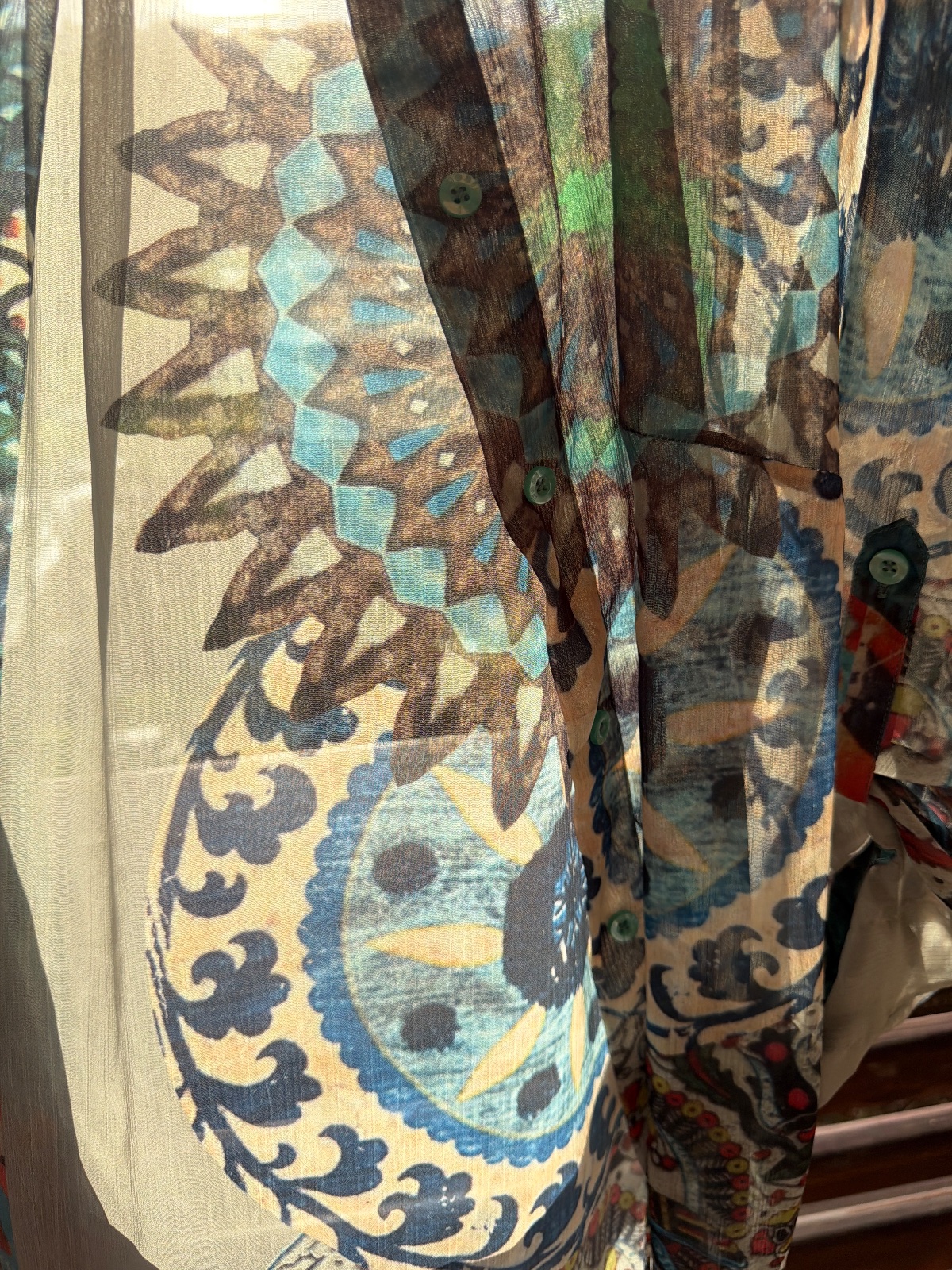 Robe chemise  Desigual longue imprimée ethnique et colorée photo 3
