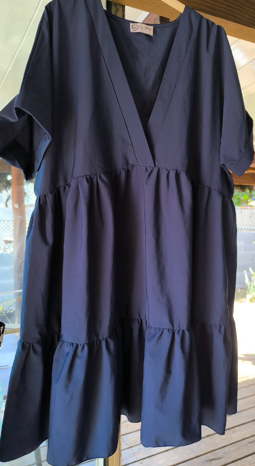 Robe trapèze bleu marine à volants photo 1