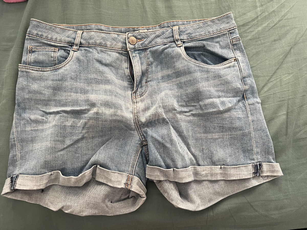 LOT Jean photo 1