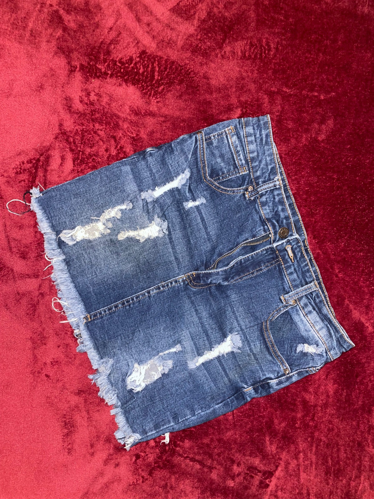 Short en jean bleu avec bord effilochés photo 4