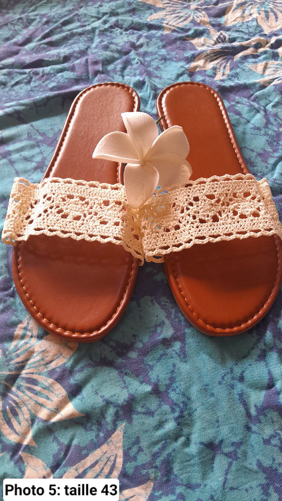 Savates fleuries roses et blanches, esprit tropical photo 3