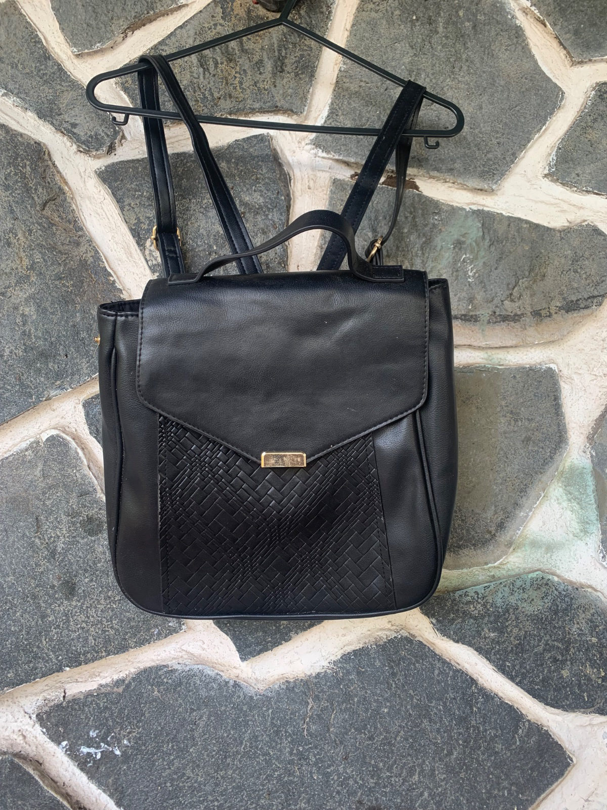 Sac à dos chic noir avec détails tressés photo 1