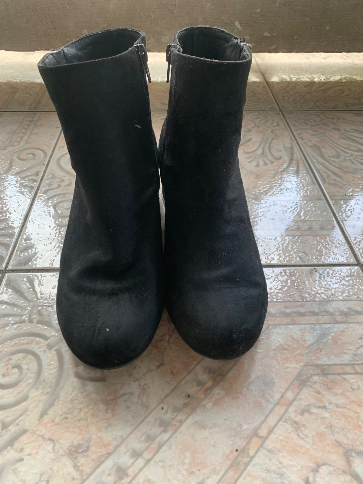 Bottines noires élégantes en suédine photo 1