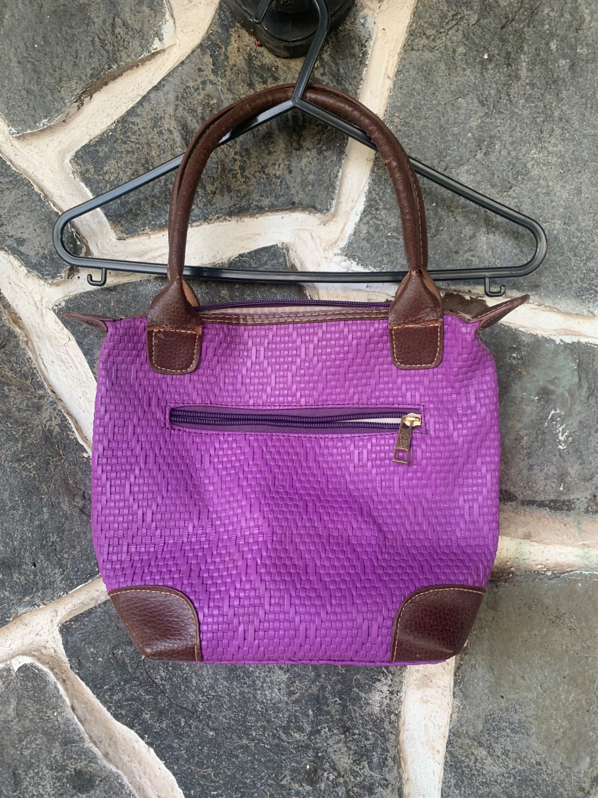 Sac à main tressé violet et marron photo 1