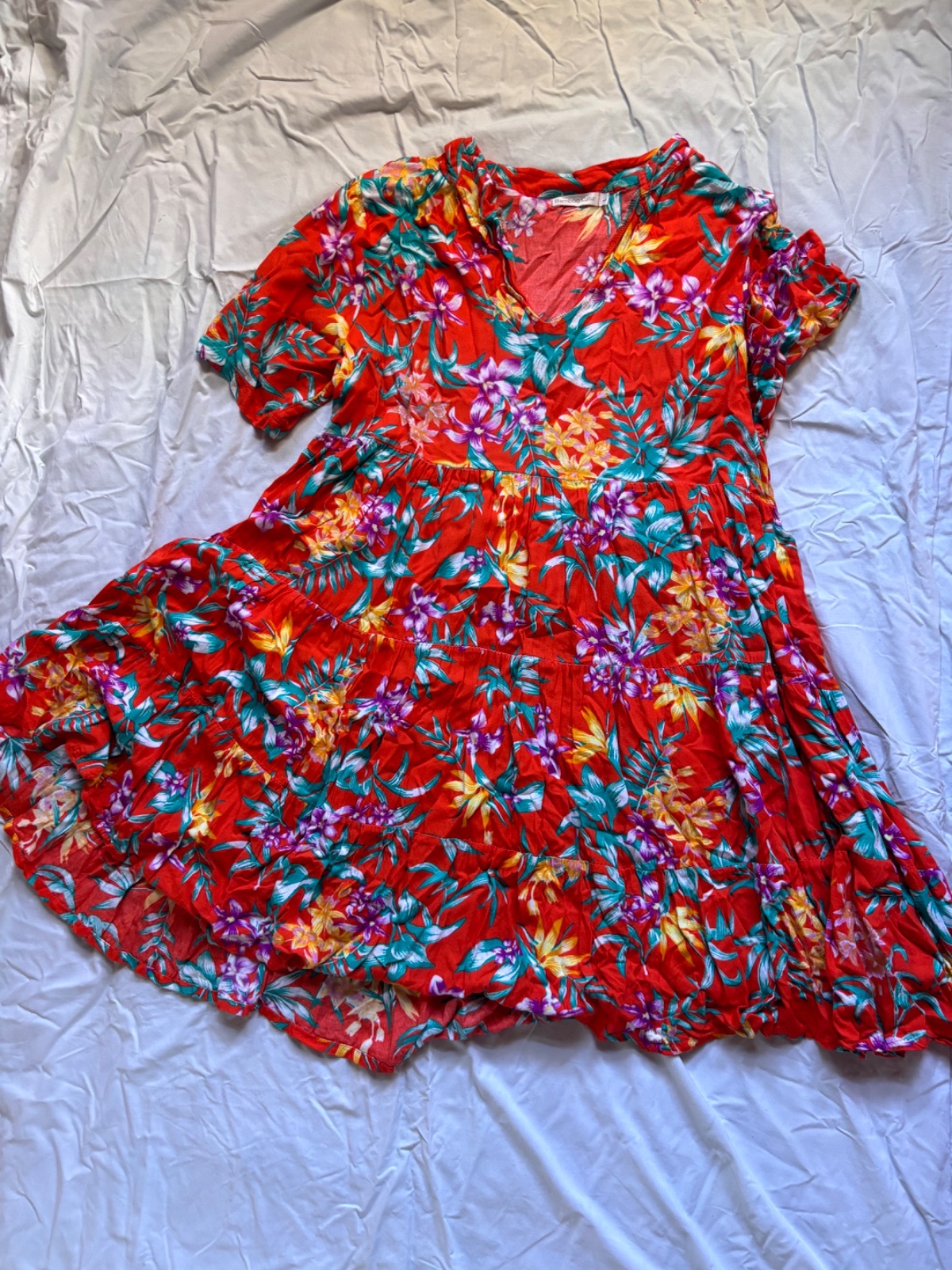 Robe d'été fleurie rouge éclatante photo 1