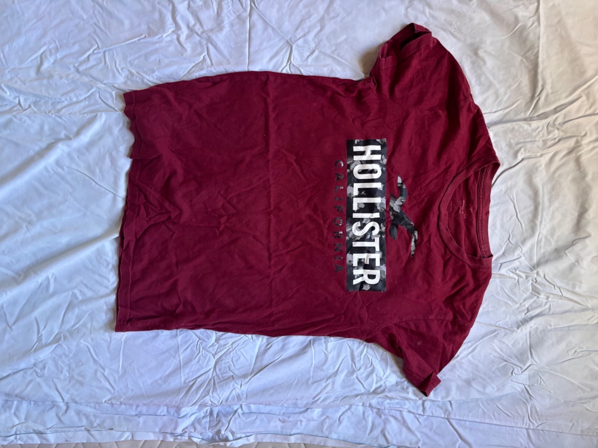 T-shirt Hollister bordeaux avec logo photo 1