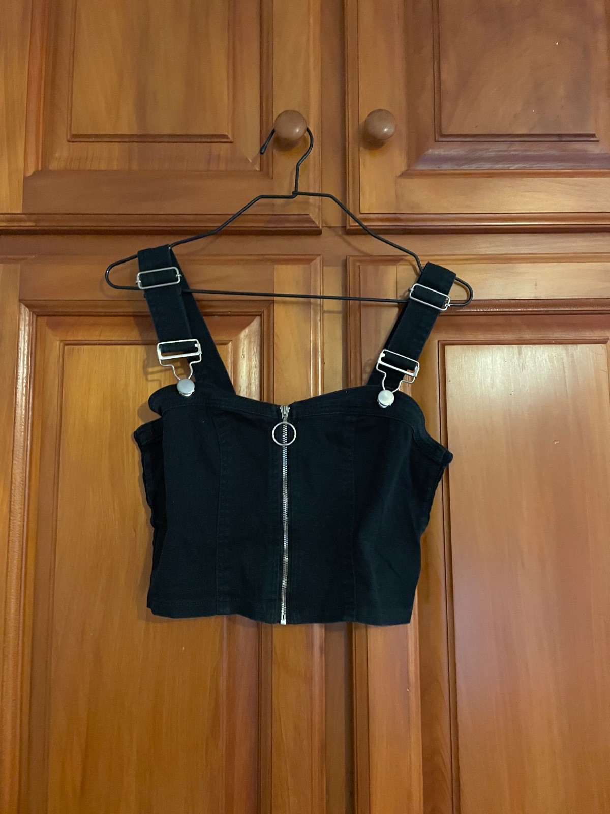 crop top photo 1