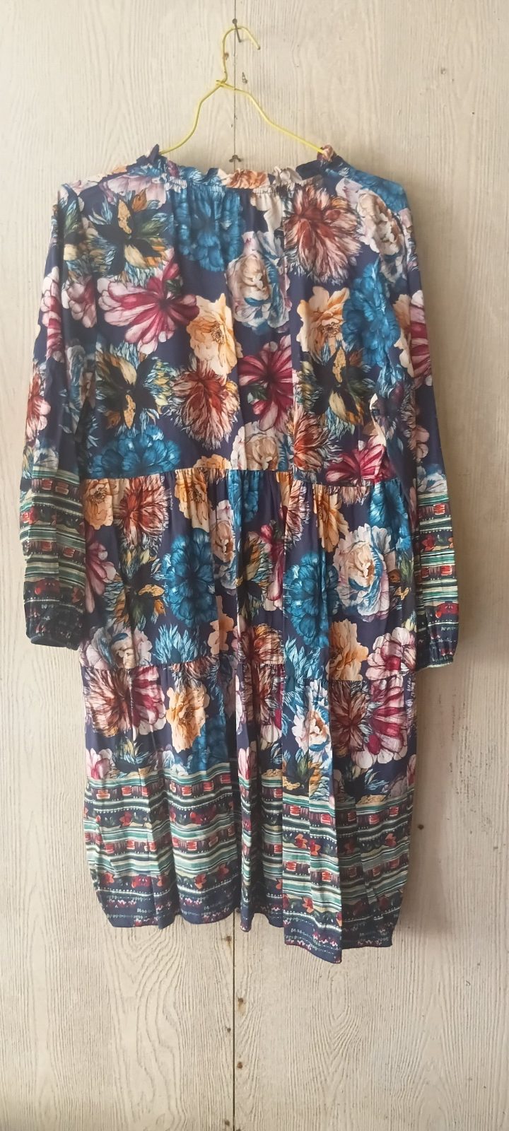 Robe fleurie bohème à volants photo 1