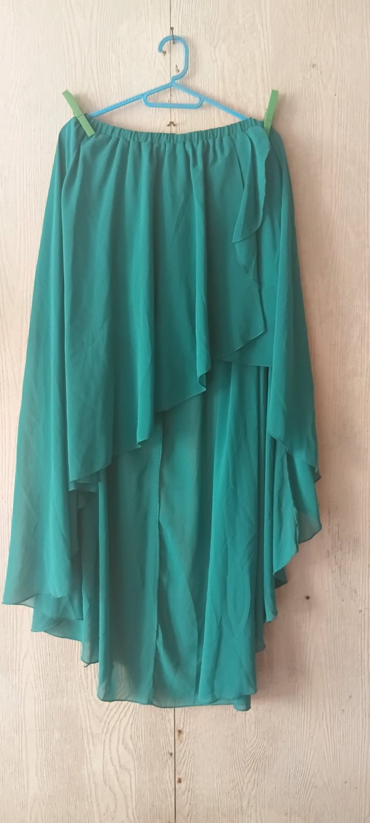 Jupe asymétrique fluide vert émeraude photo 1