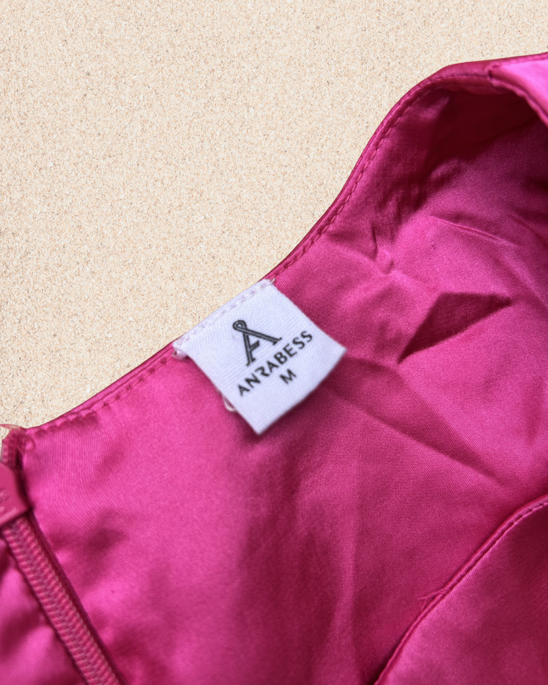 💗 Robe longue satinée fuchsia photo 4