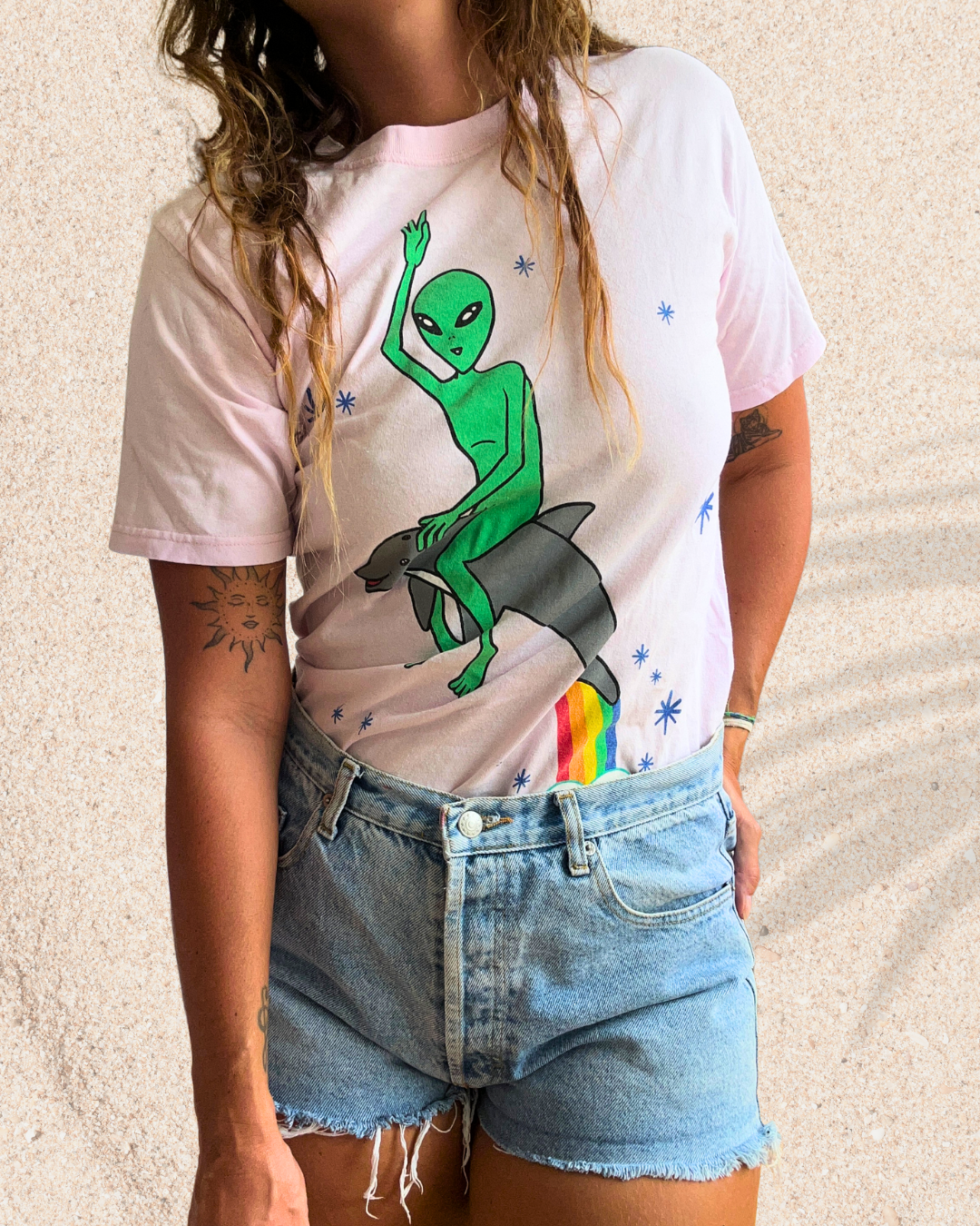 👽 𝗧-𝘀𝗵𝗶𝗿𝘁 𝗴𝗿𝗮𝗽𝗵𝗶𝗾𝘂𝗲 "𝗦𝗽𝗮𝗰𝗲 𝗗𝗼𝗹𝗽𝗵𝗶𝗻" photo 1