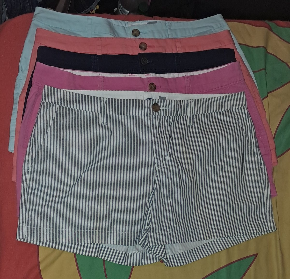Short Old Navy cinq couleurs différentes. photo 1
